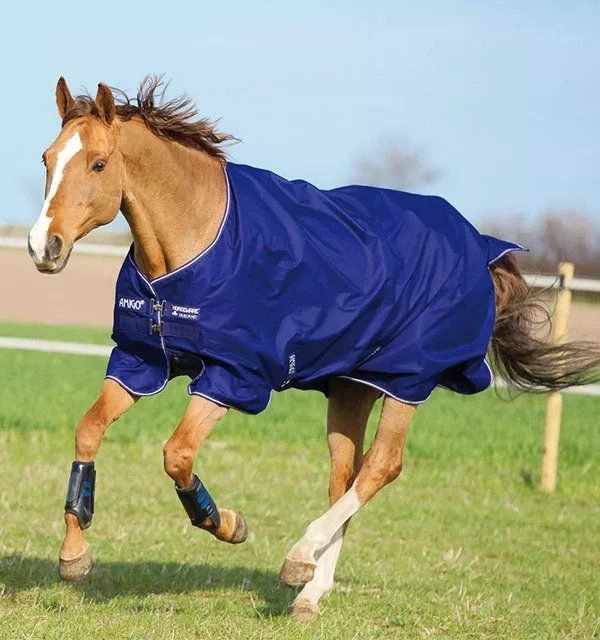 Amigo® Hero 900 Turnout (200g Medium)